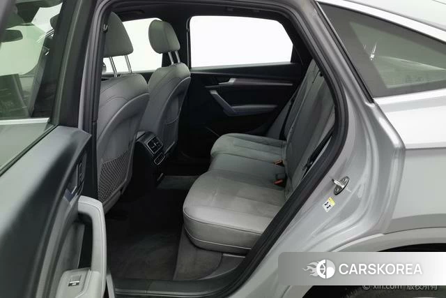 Audi Q5L Sportback id 4210702 из Китая 10