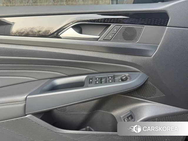 Volkswagen Passat id 4256084 из Китая 11