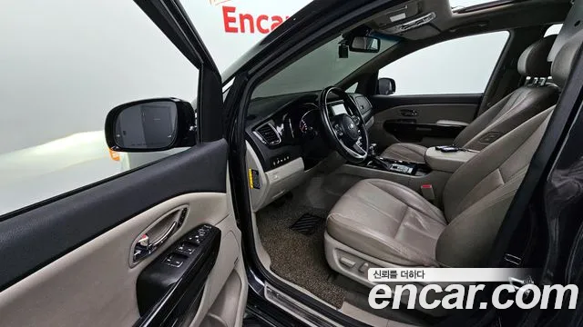 Kia The New Carnival id 2570972 из Кореи 11