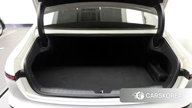 Hyundai Grandeur (GN7) id 3153917 из Кореи 11