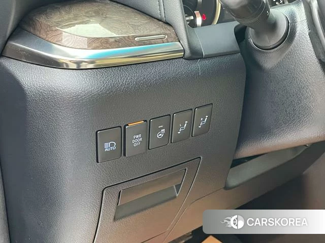 Toyota Elfa id 4257355 из Китая 11