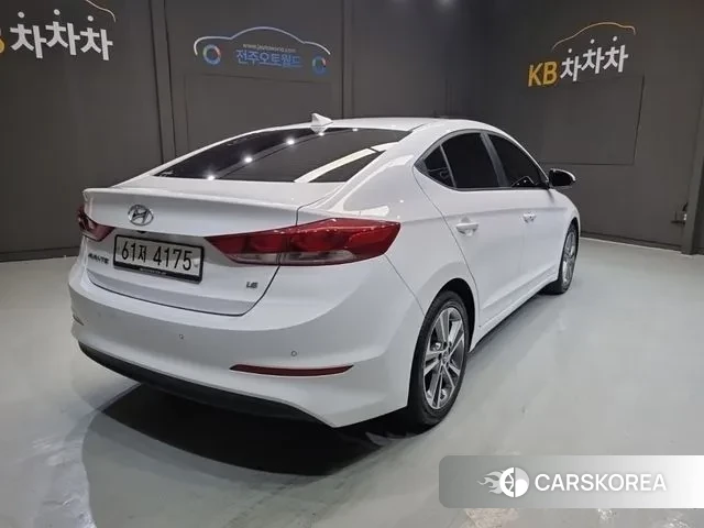 Hyundai Avante AD id 3593511 из Кореи 11