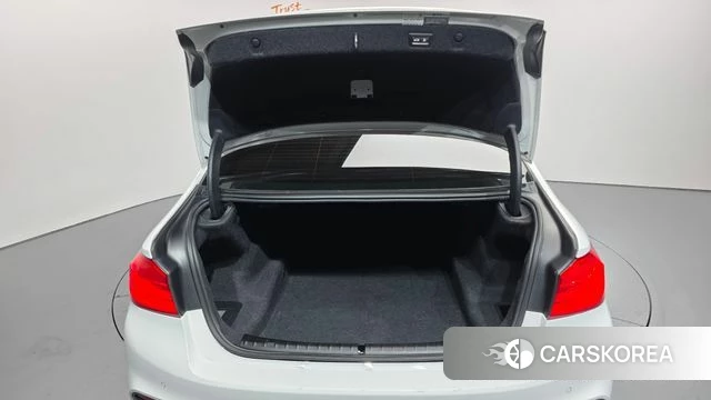 BMW 5 Series (G30) id 4424363 из Кореи 11