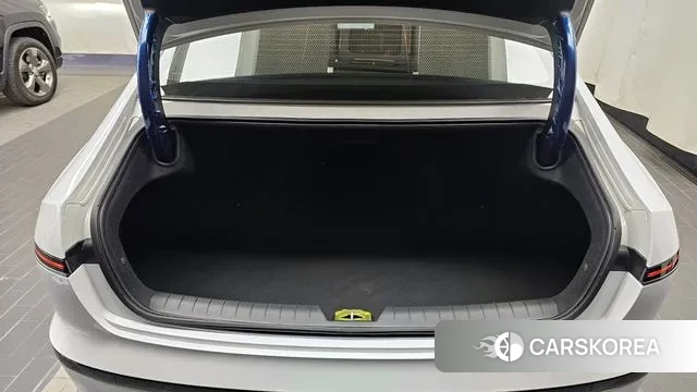 Hyundai Grandeur (GN7) id 3436804 из Кореи 11