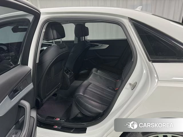 Audi A4L id 4208353 из Китая 11