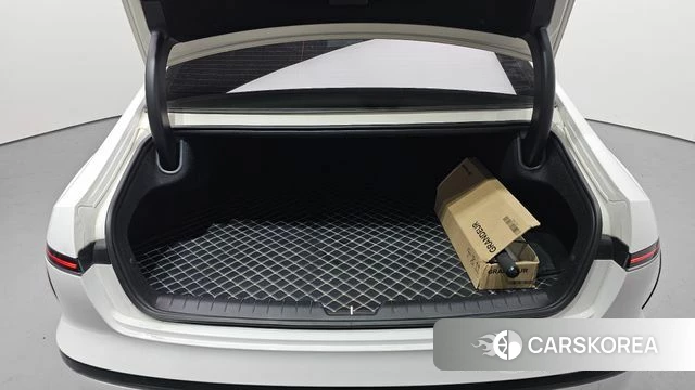 Hyundai Grandeur (GN7) id 3876837 из Кореи 11