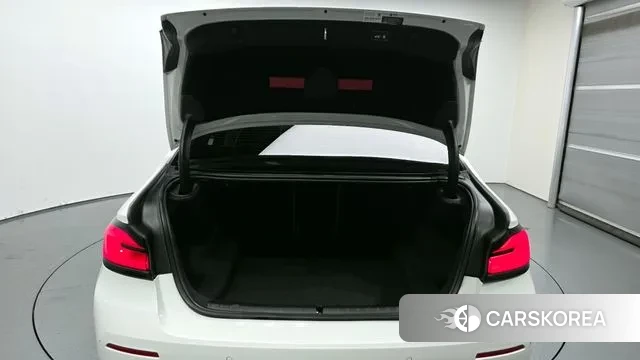 BMW 5 Series (G30) id 3089091 из Кореи 11