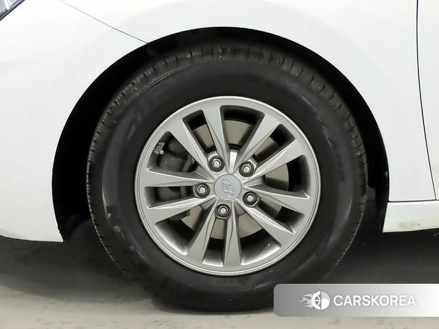 Hyundai The New Avante AD id 3823905 из Кореи 11