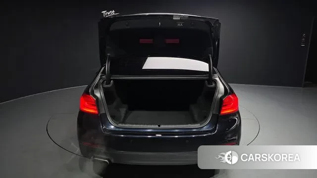 BMW 5 Series (G30) id 3552965 из Кореи 11