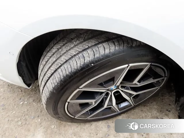 BMW 5 Series (G60) id 3653686 из Кореи 11