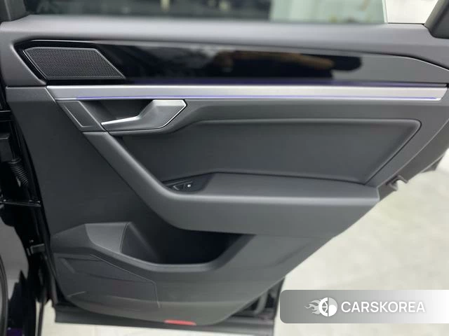 Volkswagen Touareg id 3840745 из Китая 11