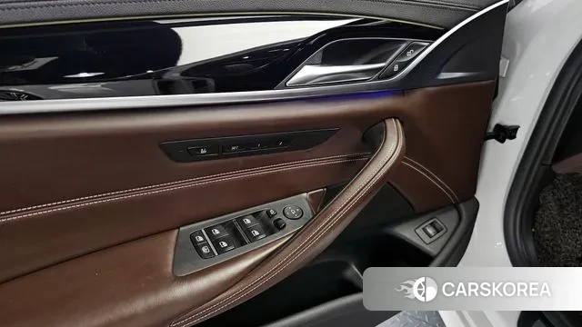 BMW 5 Series (G30) id 3336361 из Кореи 11