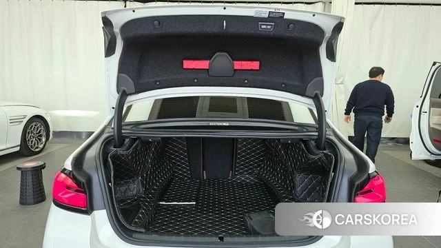 BMW 5 Series (G30) id 3842079 из Кореи 11