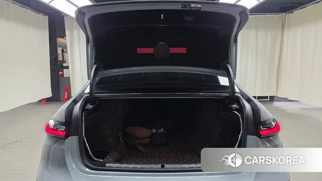 BMW 7 Series (G70) id 3560131 из Кореи 11