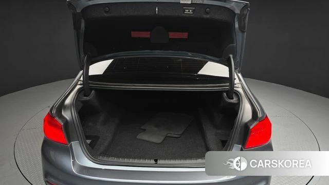 BMW 5 Series (G30) id 4311133 из Кореи 11