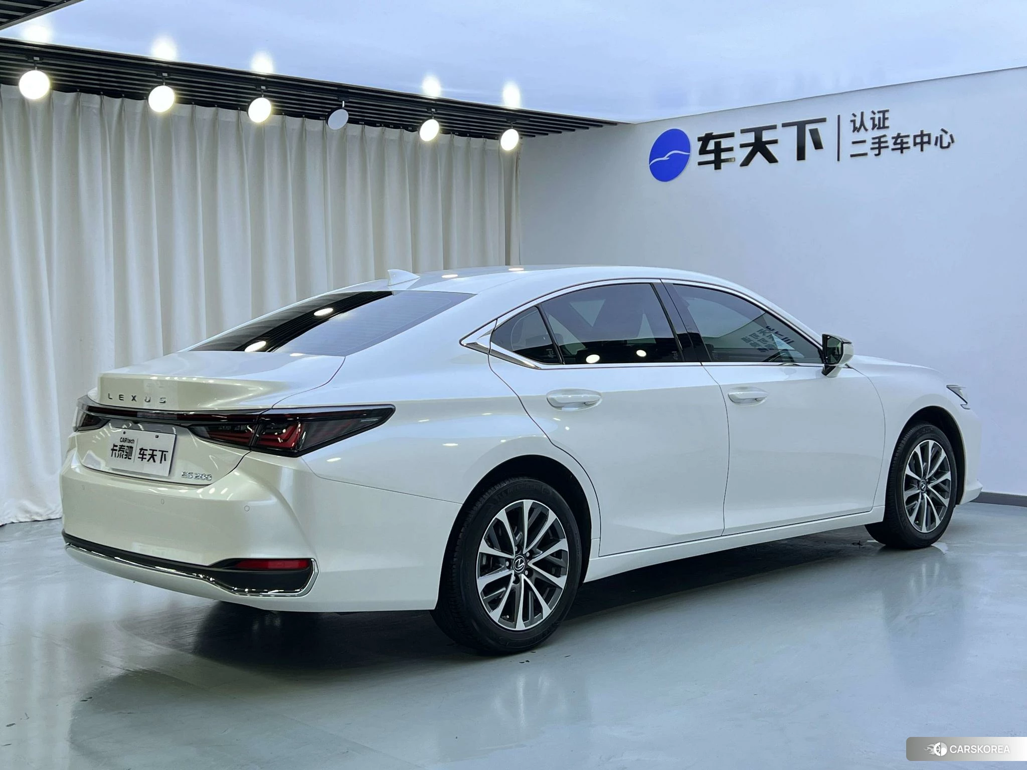 Lexus ES id 4452488 из Китая 11