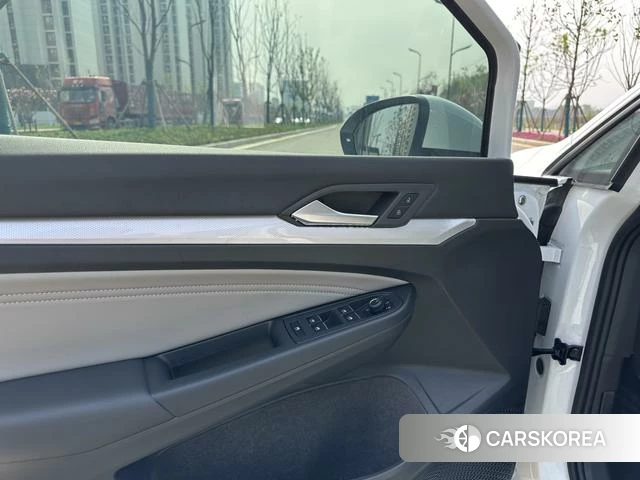 Volkswagen Golf id 3993812 из Китая 11