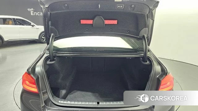 BMW 5 Series (G30) id 4595087 из Кореи 11