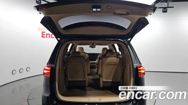 Kia The New Carnival id 2289016 из Кореи 11