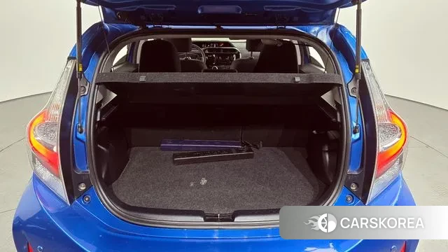 Toyota Prius C id 3761319 из Кореи 11