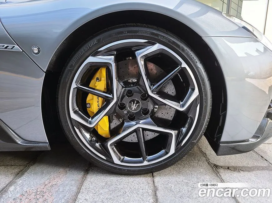 Maserati MC20 id 1011441 из Кореи 11