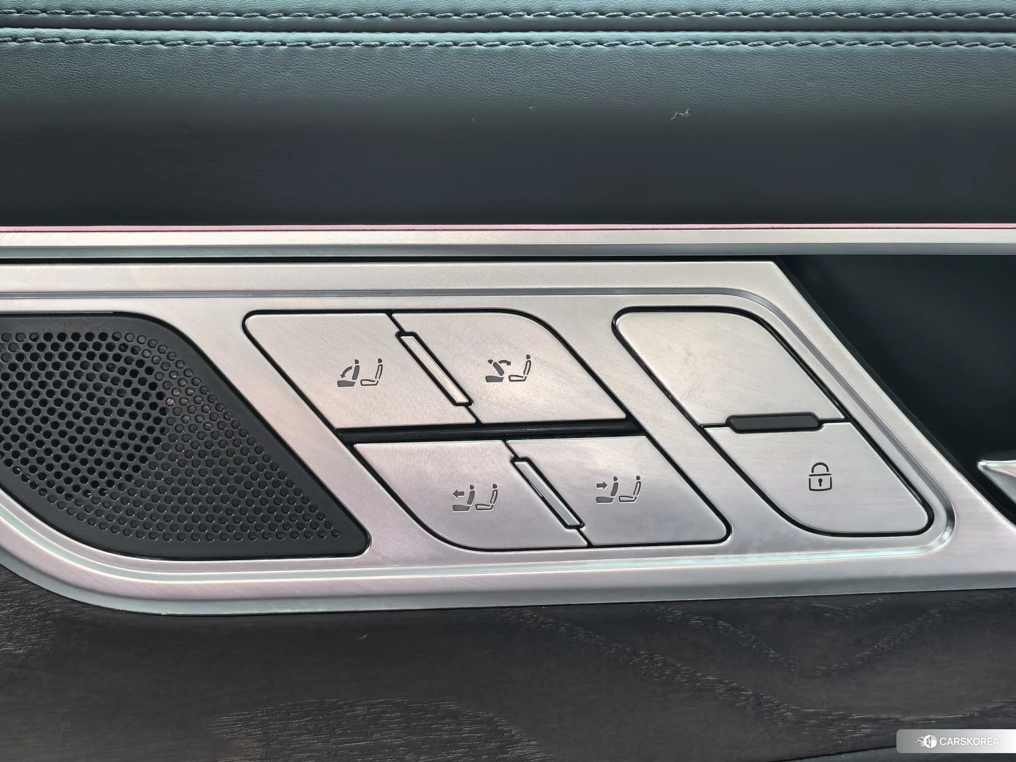 Audi A6L id 4405859 из Китая 11