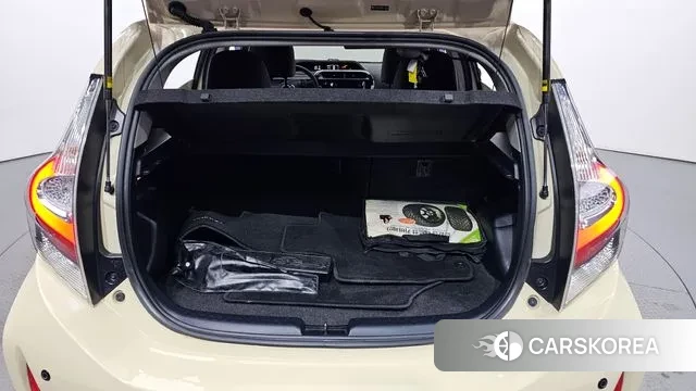 Toyota Prius C id 3494635 из Кореи 11