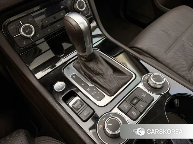 Volkswagen Touareg id 4242459 из Китая 11