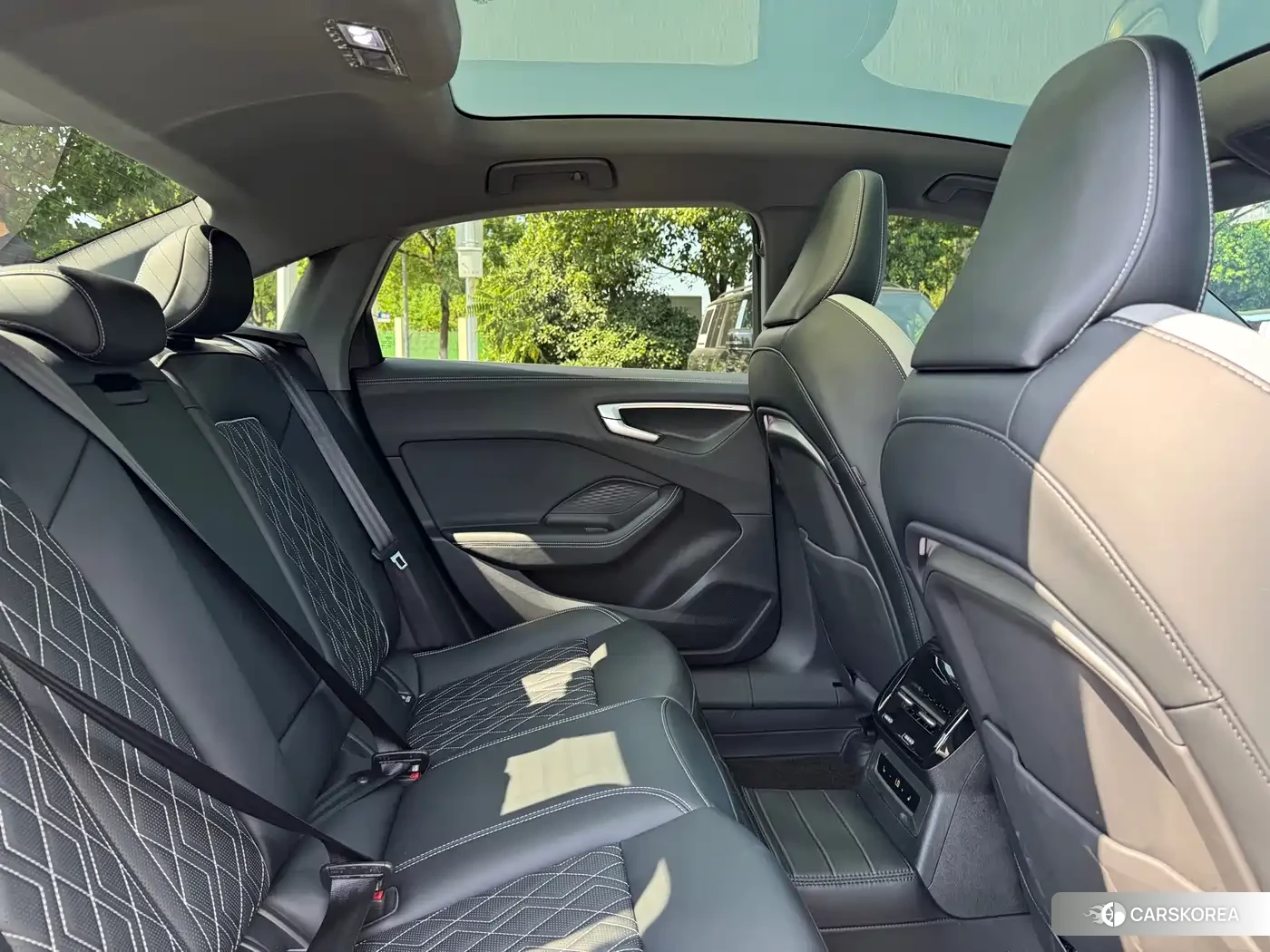 Audi A5L id 4644489 из Китая 11