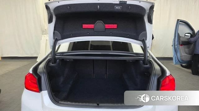 BMW 5 Series (G30) id 3820728 из Кореи 11