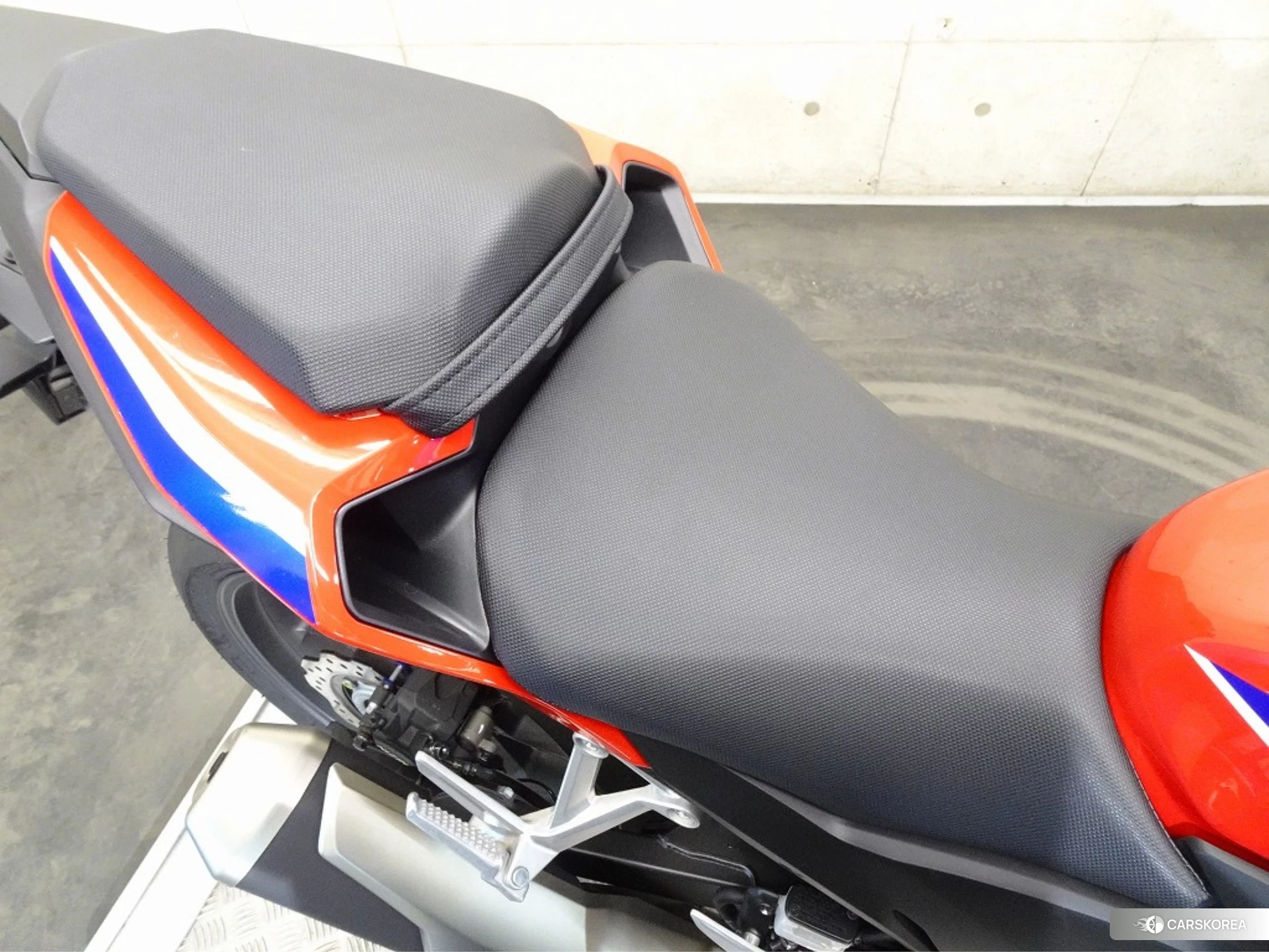 Проданный Honda CBR400R id 3947902 из Японии, фото 11