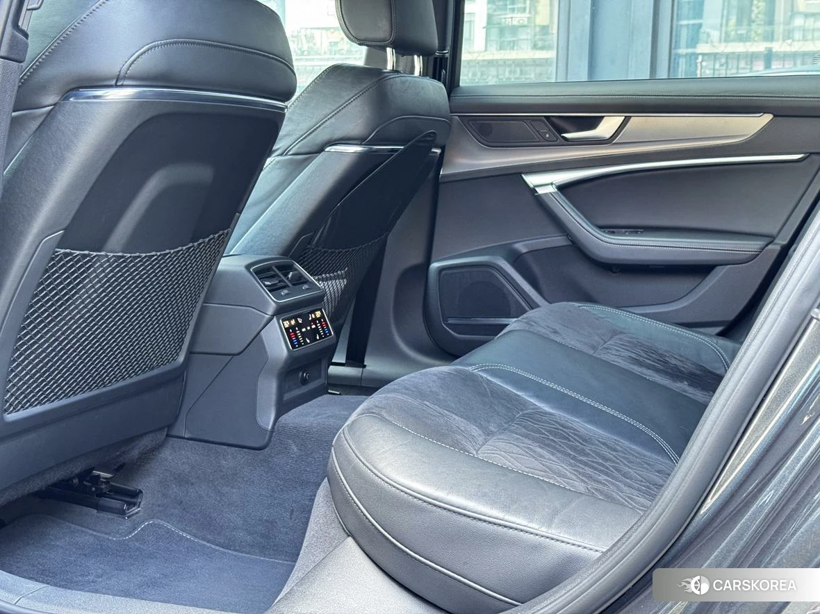 Audi A6L id 4440855 из Китая 11