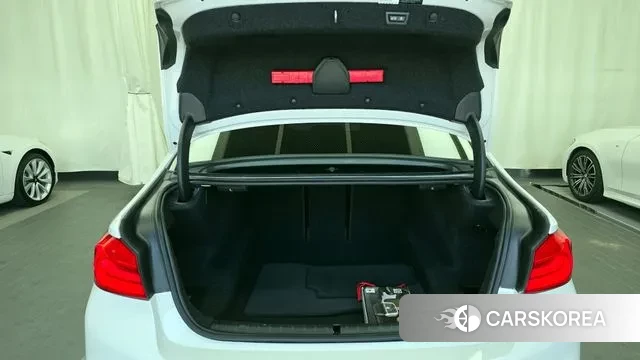 BMW 5 Series (G30) id 3013255 из Кореи 11