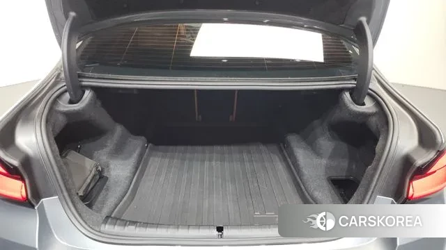 BMW 5 Series (G30) id 3751903 из Кореи 11