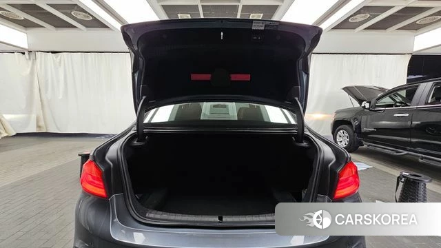 BMW 5 Series (G30) id 3829062 из Кореи 11