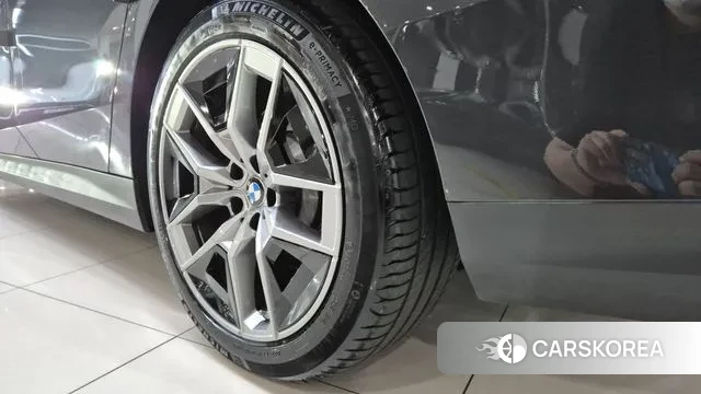 BMW 5 Series (G60) id 3200858 из Кореи 11