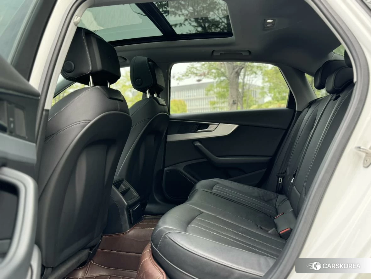Audi A4L id 4512361 из Китая 10
