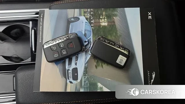 Jaguar XE id 3619165 из Кореи 11