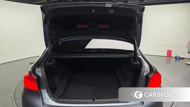 BMW 5 Series (G30) id 3687705 из Кореи 11