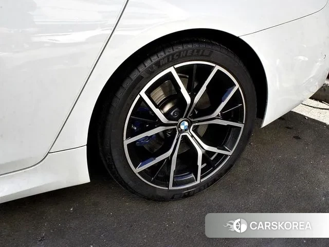 BMW 5 Series (G30) id 3518759 из Кореи 11