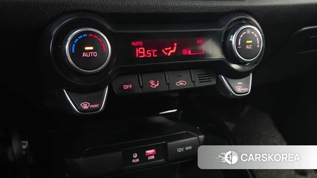 Kia Stonic id 3955630 из Кореи 11