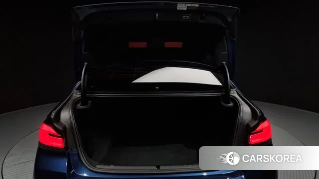 BMW 5 Series (G30) id 3443842 из Кореи 11