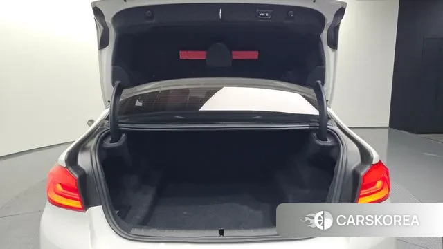 BMW 5 Series (G30) id 3617363 из Кореи 11