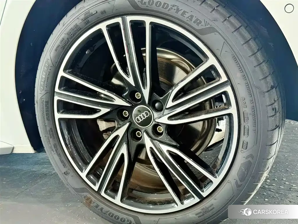 Audi A5L id 4538846 из Китая 11