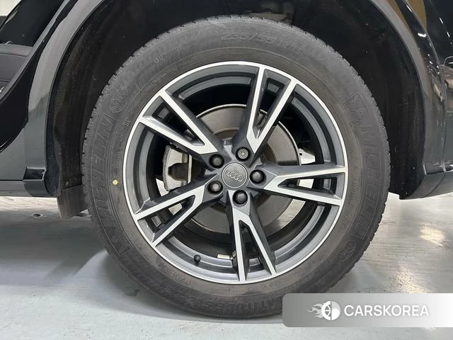 Audi Q5L id 4365958 из Китая 11