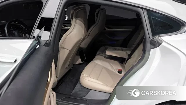 Porsche Taycan id 3223655 из Кореи 11