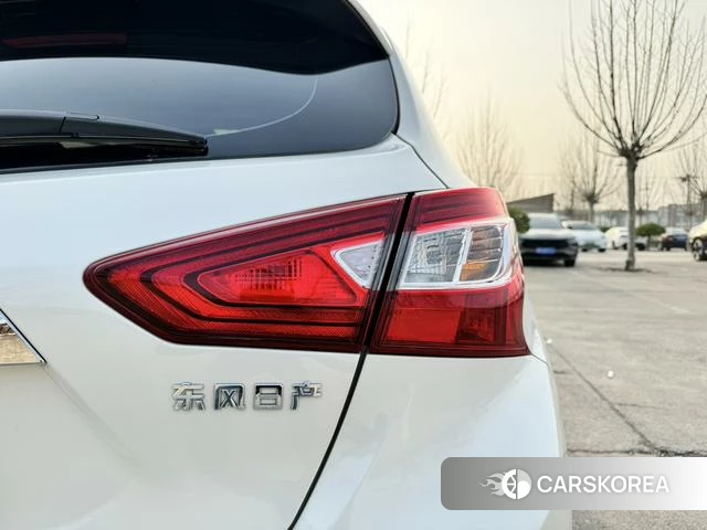 Nissan TIIDA id 4276305 из Китая 11