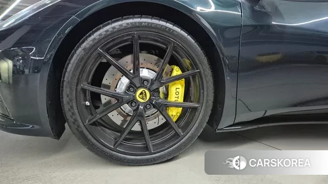 Lotus Emira id 3236188 из Кореи 11