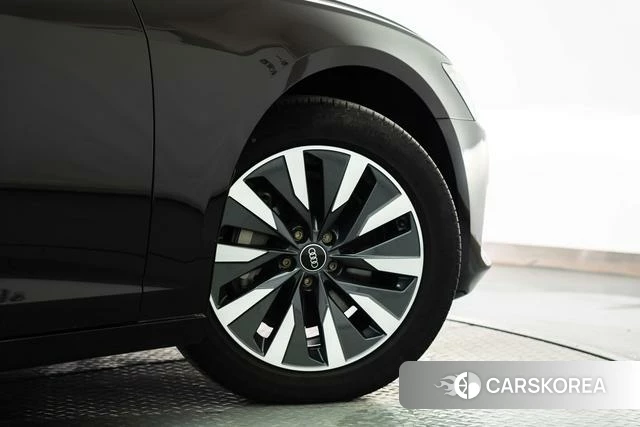 Audi A6L id 4210220 из Китая 11