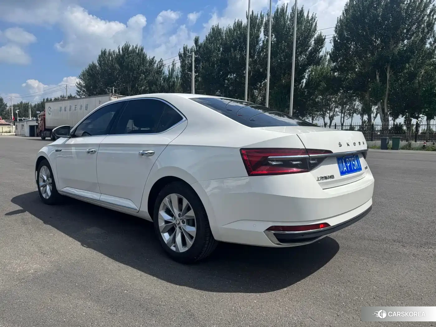 Skoda Superb id 4629578 из Китая 11